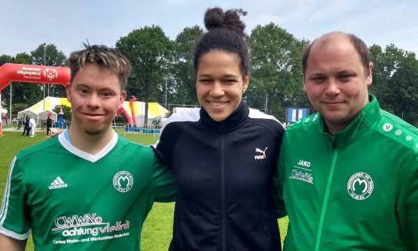 Mathias_u_Dennis_mit_Celia_Sasic-54.jpg
